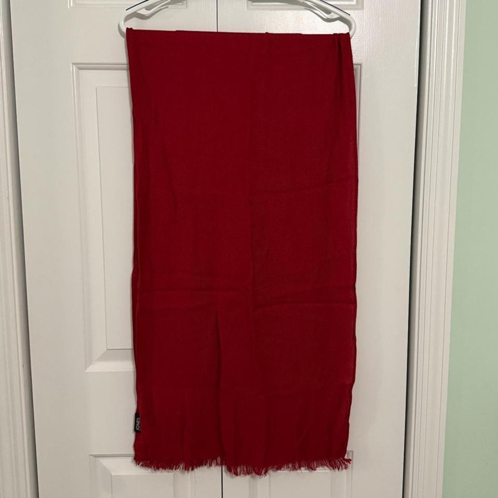 Beautiful red scarf by Jones‎ New York 17" by 60"